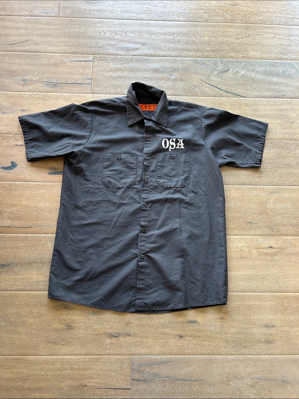Odd Side Ales Short-Sleeve Button-Down Shirt in Black